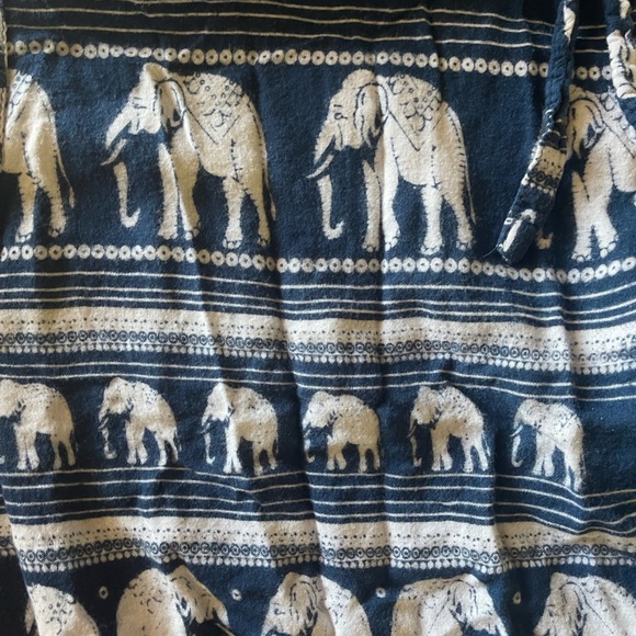 Bundle of two elephant lounge pants - Picture 3 of 6